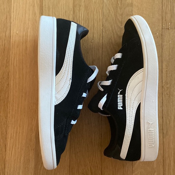 Puma Other - Puma EUC Kid’s Black Suede Sneakers